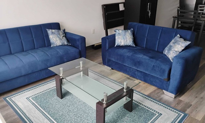 Downtown Hartford Apartment | Large 1BR apartment Downtown Hartford, fitness room, Free parking,Pool,G ym