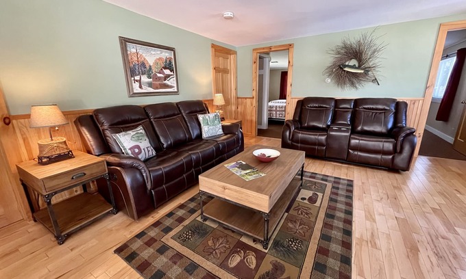 Old Forge Cottage | Large 2-Bedroom, 2-Bathroom Cottage in perfect in-town location
