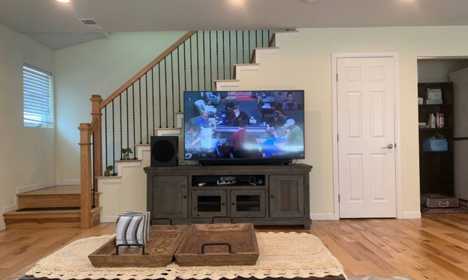 Santa Clara House | Large 2B 2.5B with 2 Parking spots