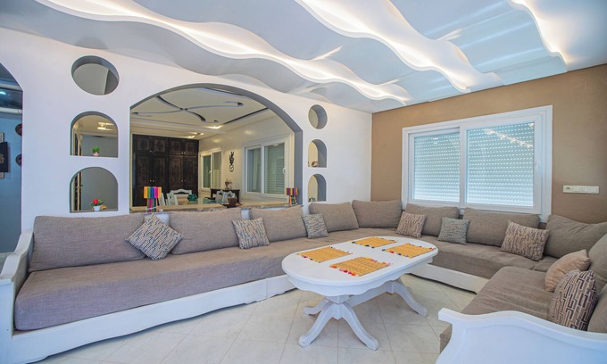 Tamrhakht Apartment | Large 3-bedroom apartment - Overhead projector - Rooftop with sea view - Hammam