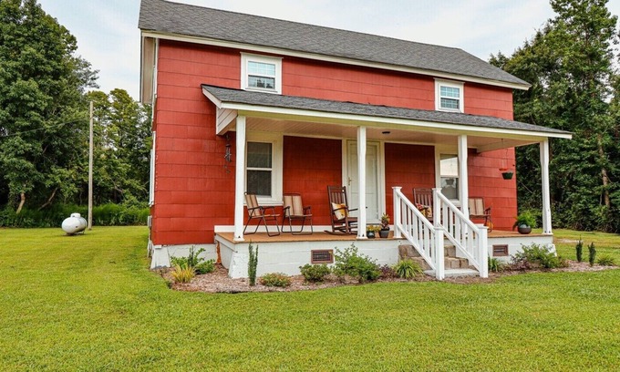 Pinetown House | Large 3 bedroom home near wildlife refuge in eastern NC