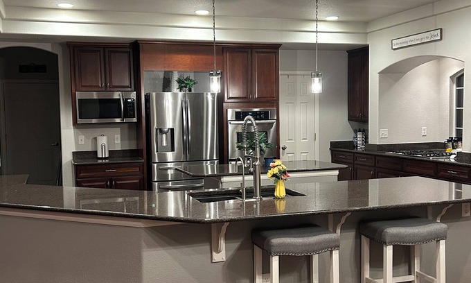 Peyton House | Large 3 bedroom house in delightful Falcon-WiFi, AC, fitness room, Mountain View