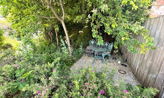 Cambridge House | LARGE 4 bedroom Home with Garden and Free Parking