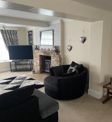 Sleaford House | Large 4 bedroom house