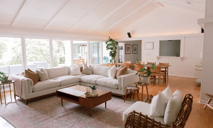Medford Other | Large 4 bedroom house with pool in bamboo forest!