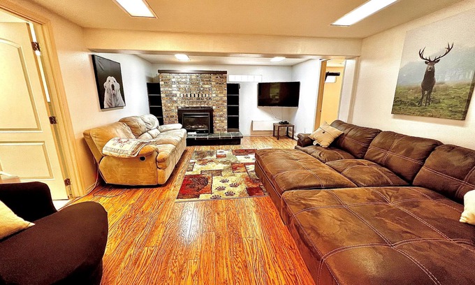 Rabbit Creek Apartment | Large 4 Bedroom, Minutes from Mountains, Inlet, Airport and Downtown.