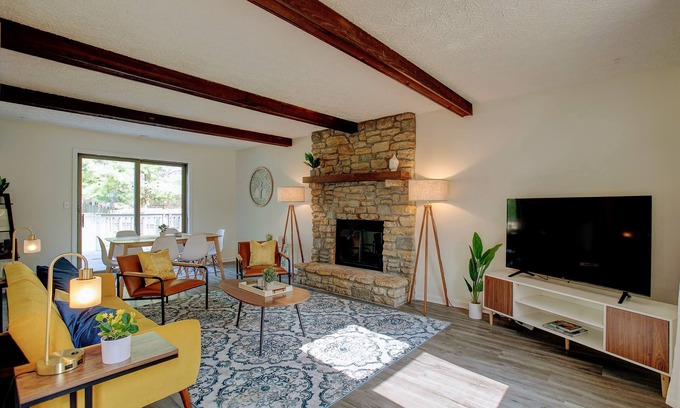 Wayne House | Large 4BR house w/a Downstairs Bedroom! Fenced Yard+Dog friendly+WFH