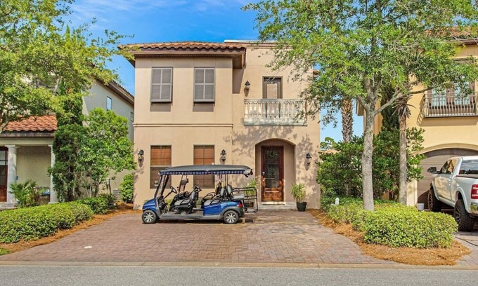 Villa Lago House | Large 5-BR in golf and beach resort - 2 golf carts