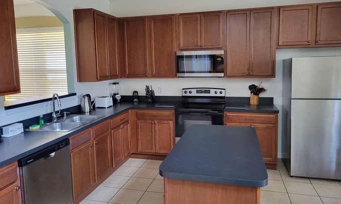 Veranda Palms House | Large 6 Bedroom, 4 1/2 Bathroom Pool Home Close to Disney, Universal , Sea World