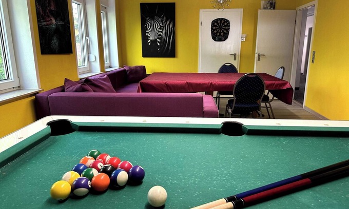 Queis Apartment | Large accommodation for up to 18 people near Halle & Leipzig with Pool Table
