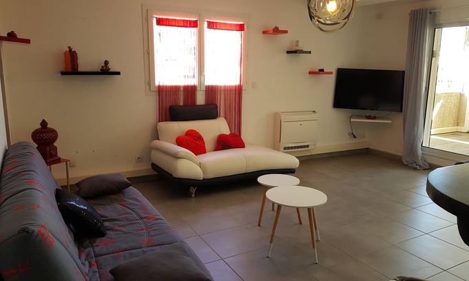 Mediterranee Apartment | Large air conditioned T3 200 m from the main beach, secure garage