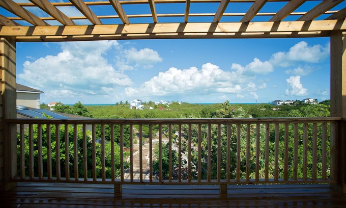 Long Bay Hills House | Large Airy Family Home, 5 Min Walk To Beach, Ocean Views, Secluded, Green, Quiet