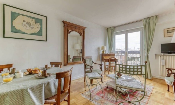 Saint-Fargeau Apartment | Large and Bright 2 Bdrs Flat with View - Paris 20