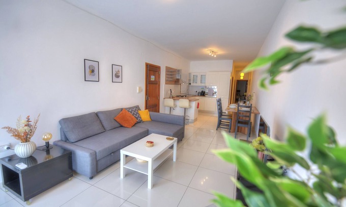 Gzira Apartment | Large and modern 2bedroom with balcony GLUB1-1