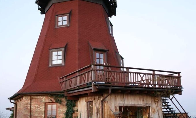 Neukalen House | large apartement with pool, pets are welcome, quiet location