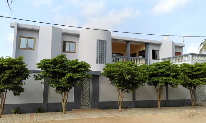 Lome House | Large apartment, beautiful building