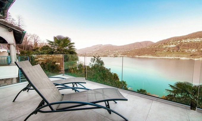 Montagnola Apartment | Large apartment with breathtaking views of the lake (LA PALMA 2)