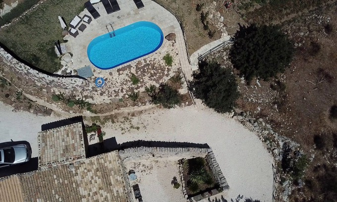 Buscemi House | Large apartment in a country house with 3 apartments and pool. App.1