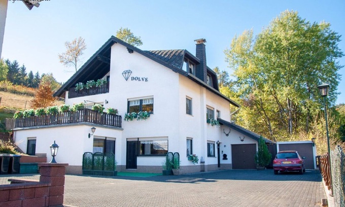 Muerlenbach House | Large apartment in the Vulkaneifel on a mountain located! Up to 12 people! above