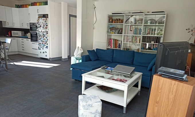 Bois-le-Roi Apartment | Large apartment in small condominium