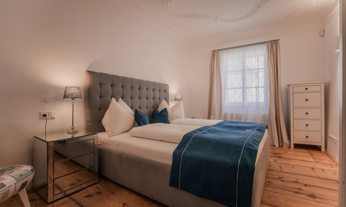Altstadt Apartment | Large apartment in Paterstöck - near Cathedral - 2 bedrooms & 2 bathrooms