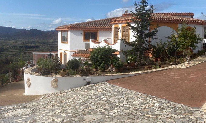 Lotzorai House | LARGE APARTMENT IN VILLA, VACATION HOME "G&G" (SLEEPS 13)