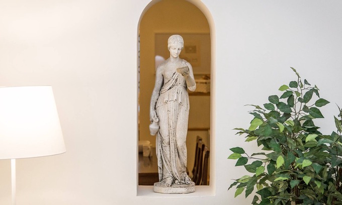 Marsala Apartment | Large apartment located on Via Milazzo, a short walk from Termini Station