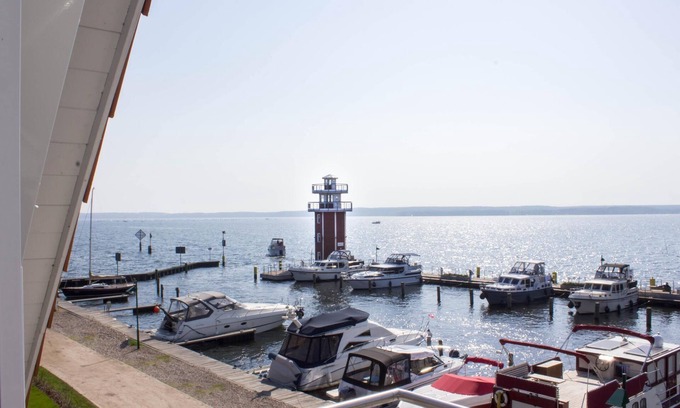 Plau am See Apartment | Large apartment, three balconies, free parking directly at the house 7 Nr 75
