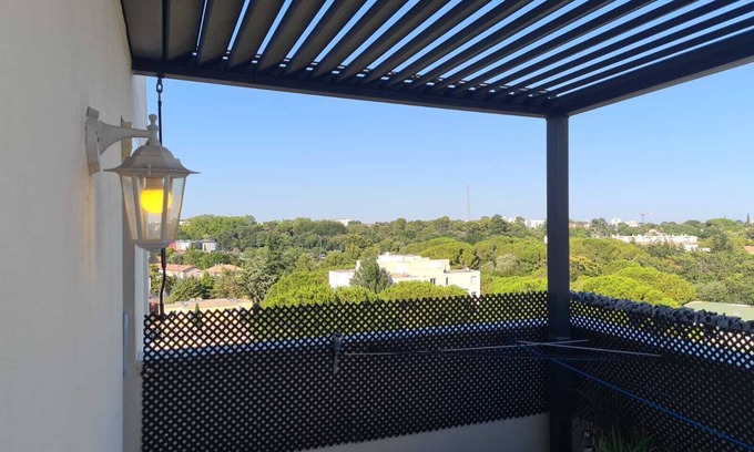 Les Cevennes Apartment | Large apartment with blioclimatic terrace 12 m2