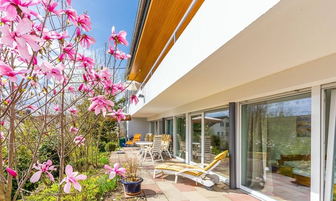 Meersburg Condo | Large apartment with wonderful south-facing terrace and large garden