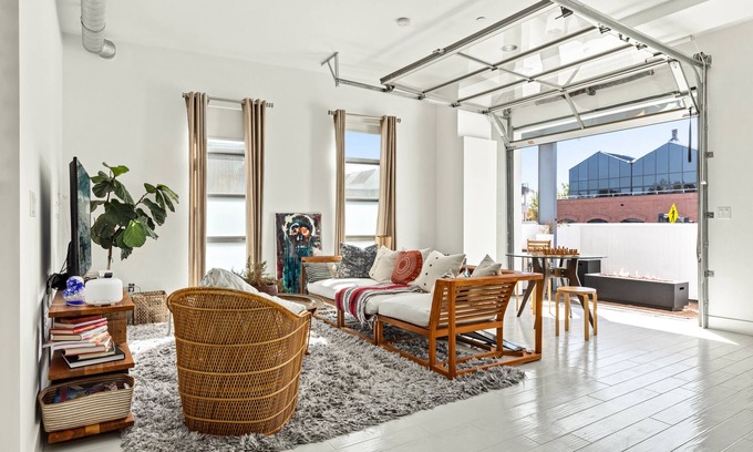 Ocean Park Condo | Large artist's loft, 2 blocks from Beach