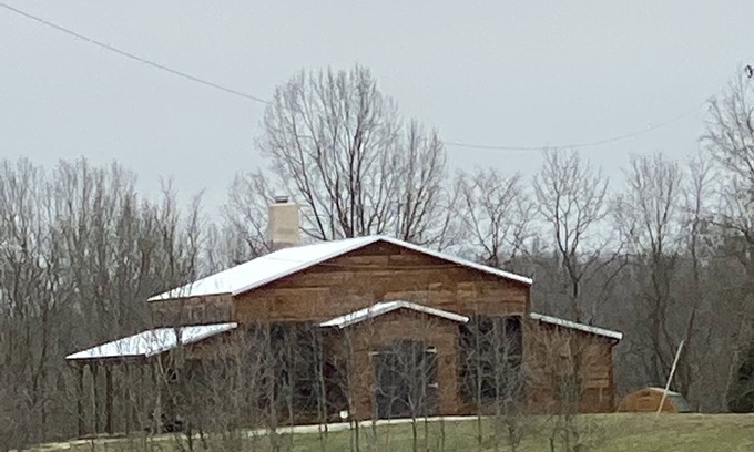 Chaplin Cabin | LARGE BARN WITH LIVING AREA Bourbon trail Keenland close,