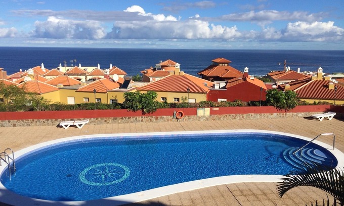 Puerto de la Cruz Apartment | Large beach apartment in Puerto de la Cruz, with terraces, great views, pool