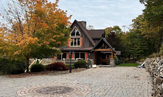 Petersburg House | Large, beautiful home-close to PSU!