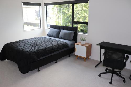 Mount Albert House | Large Bedroom with Private Bathroom Plus Shared Kitchen and Amenities
