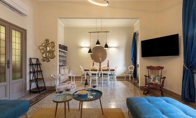 San Lorenzo Apartment | Large bright apartment, panoramic terrace, near the cathedral