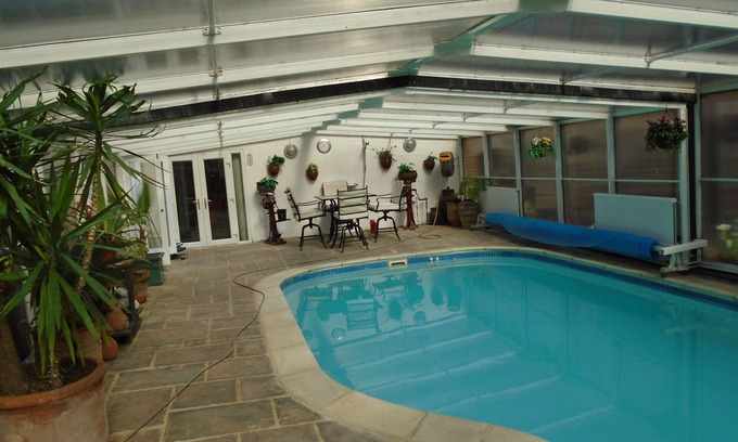 Staveley House | large bungalow near harrogate with hot tub and pool