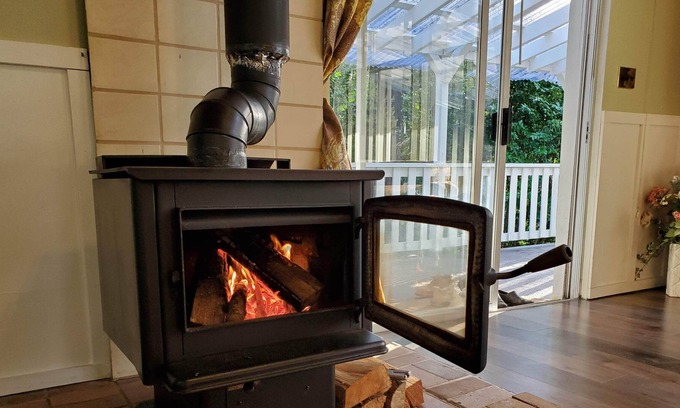 Woodfibre Cabin | Large cabin with Sauna 5-min from the beach Kayak