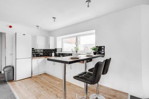 Hope Street Apartment | Large Central Apartment - free nearby parking