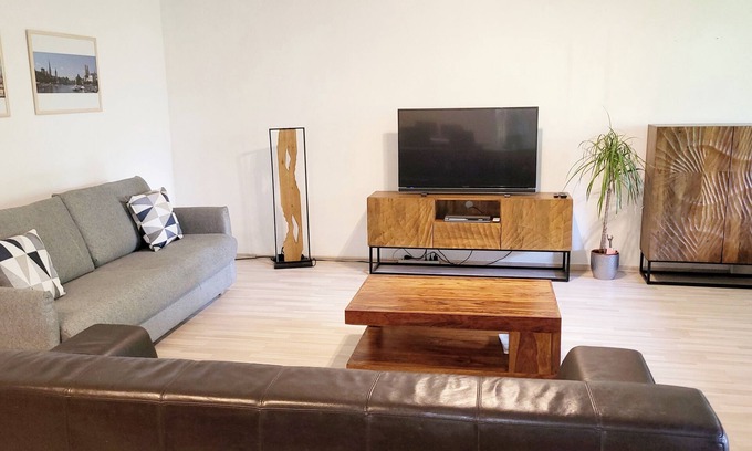 Tuebingen Apartment | Large, centrally located, quiet 2 room apartment in the center of Tübingen