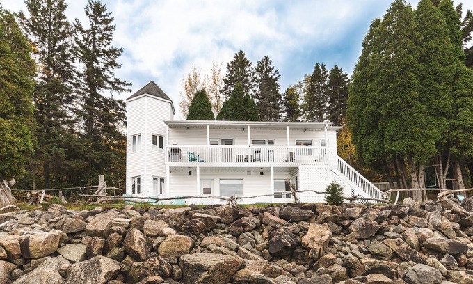 La Baie Ski Chalet | Large chalet with great views over the Saguenay Fjord.