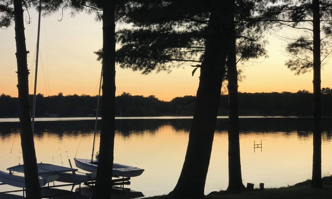 Gaylord House | Large Charming 4-bedroom Lake House in Gaylord with AC, WiFi. Enjoy your stay
