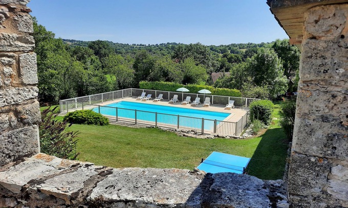 Caniac-du-Causse House | Large, charming gîte. Authentic Quercy house with swimming pool