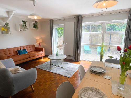 Cambridge House | Large City house in most desirable location - walk to river