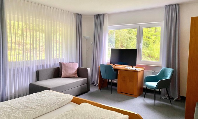 Gernsbach Apartment | Large comfort double room