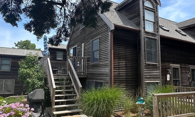 Provincetown Condo | Large Condo - 2 Bedrooms, 2 1/2 Baths - 3 Levels - Prime Location & Great Layout