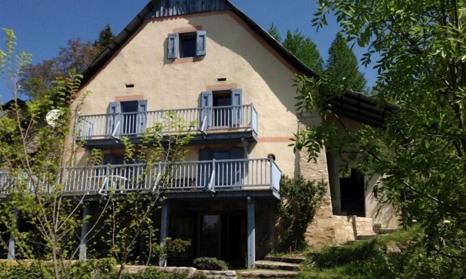 Colmars Ski Chalet | Large & Cosy Chalet in Alpes de Haute Provence, with chimney, piano & garden!