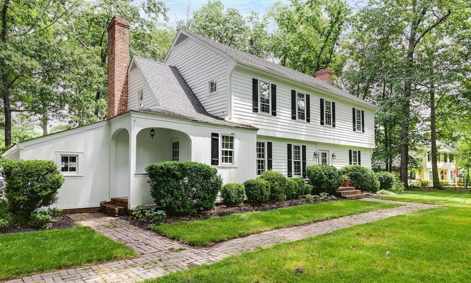 Midlothian House | Large Cozy Home Located In the Suburbs of Richmond