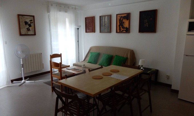 Secteur 2 Apartment | Large duplex apartment