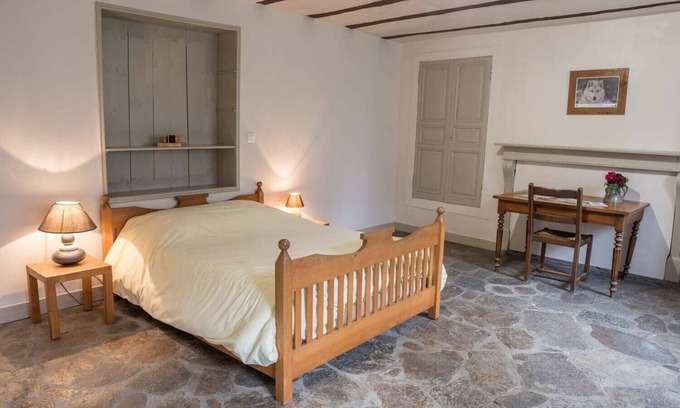 Saint-Leger-de-Peyre House | Large family gîte in a manor house for 10 people in the Parc des Loups